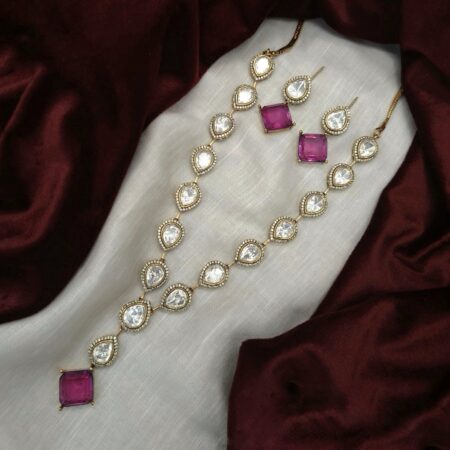 Simple Kundan Necklace Set