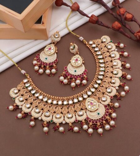 Grand Antique Gold Kundan Choker