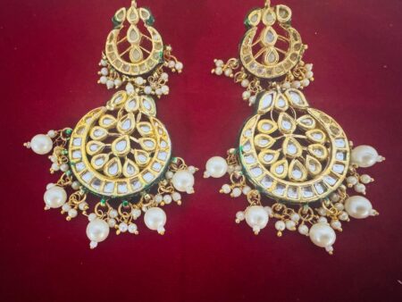 Gold kundan earrings